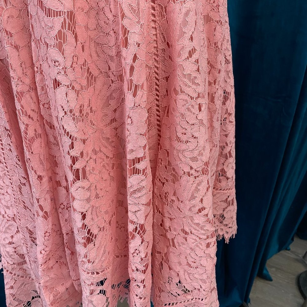 Isaac Mizrahi Lace Handkerchief Hem Midi Dress - Picture 5 of 8